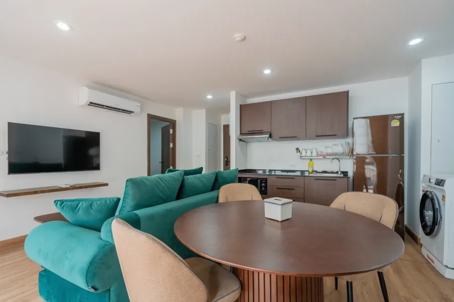 PSJ Penthouse - Large Three Bedrooms with Balcony and City View on Nana, Bangkok. 2
