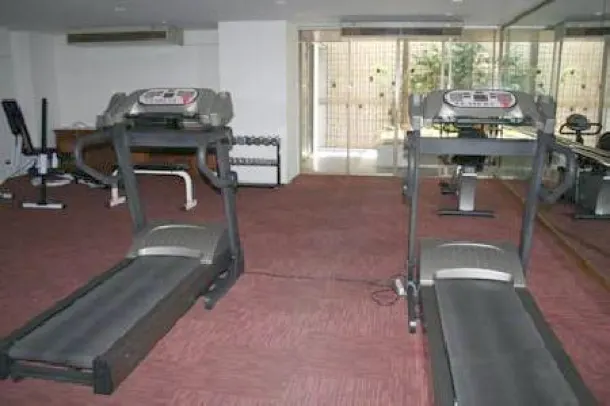 A Spacious 3 Bedroom &amp; Newly Renovated Apartment In Sukhumvit 18 3