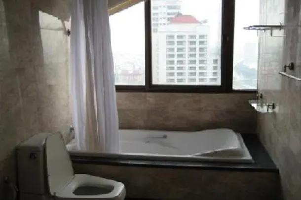 Lake Avenue - Two Bedrooms Condo for Rent with Lake View 2