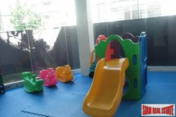 Large Pool View Condo Near the Beach in Hua Hin 3