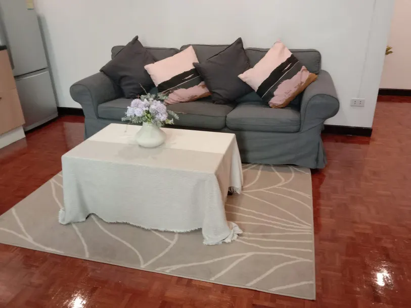 Swasdi - Great 1 Bedroom 1 Bathroom Pet Friendly Corner Unit for Rent in the Sukhumvit 31 Area 2