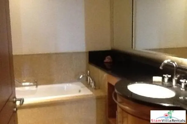 Sky Villa - Contemporary style Two Bedroom, Two Bathroom on Sathorn road, Easy to reach by BTS Chong Nonsi station and BRT Sathorn station 2