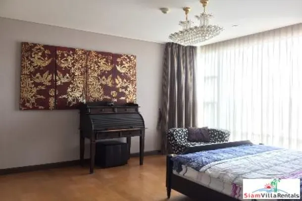 Fullerton Sukhumvit - Contemporary Two Bedroom + Office Near Ekkamai 3