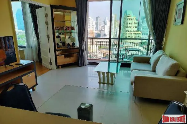 Aguston Sukhumvit 22 - Comfortable and Colorful One Bedroom in Khlong Toei 3