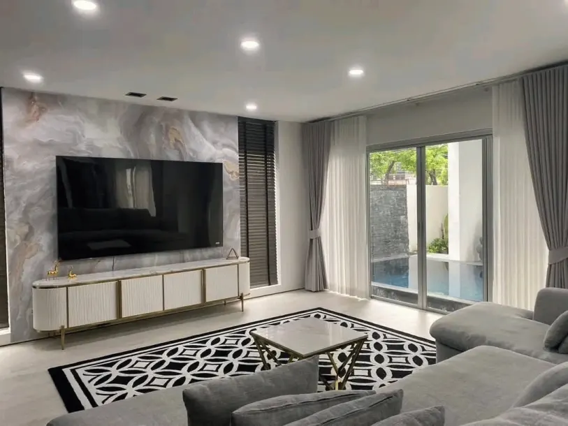Luxury &amp; Private Five Bedrooms Pool Villa For Rent In Pattanakarn,Bangkok 3