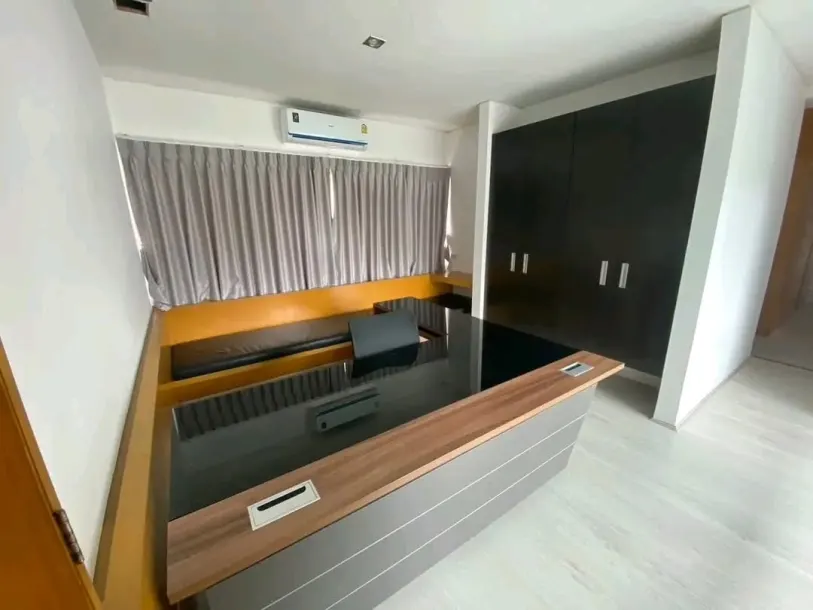 Luxury &amp; Private Five Bedrooms Pool Villa For Rent In Pattanakarn,Bangkok 2