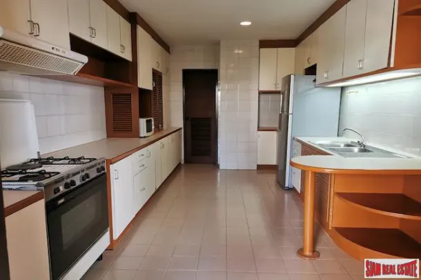 Spacious Three Bedroom Apartment for Rent with Two Balconies in Low Density Building - Phrom Phong 2