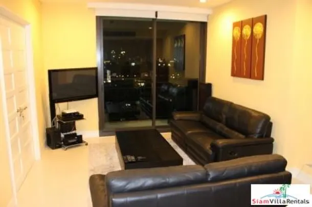 One Bedroom Apartment in Contemporary, Spanish-Style Complex on Sukhumvit 22 3