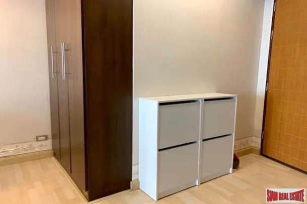 Silom Grand Terrace - Extra Large Two Bedroom Condo for Rent Near BTS Silom 2