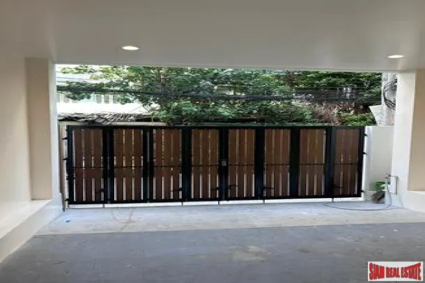 Townhouse in Silom - 240 sqm. and 4 bedrooms, 3 bathrooms 3