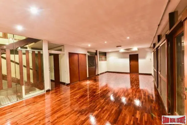 Three Bedroom Stand Alone House for Rent Five Minutes from BTS Thong Lo - Pet Friendly &amp; Large Garden! 4