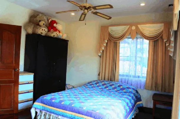 Large 5 bedroom house at a beautiful development for sale- East Pattaya 3