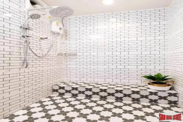 Single Storey, Two Bedroom House for Rent Near Chidlom Alley - 2