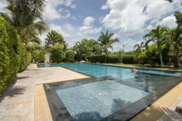 Modern Design 3 Bed Villa on Lovely Development 2