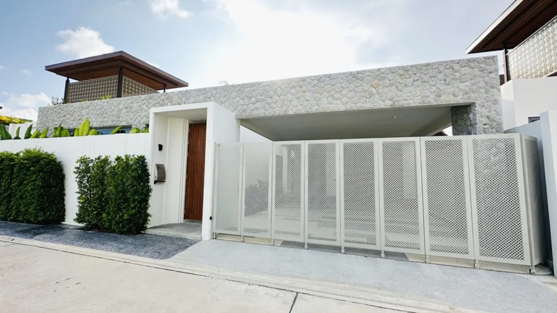 Brand New Luxury 4-Bedroom Pool Villa with Rooftop Sala for Rent in Bang Tao 2