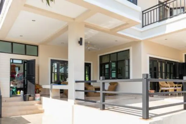 GRAND HILL: Well Maintained Great 2 Storey 5 Bed Villa 2