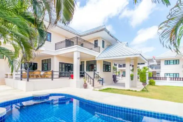 5-bed Villa for sale in Central Hua Hin — 5-bedroom villa · Central Hua Hin