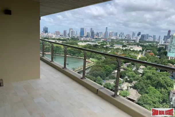 4-bed Apartment for rent in Asoke — 4-bedroom apartment · Asoke