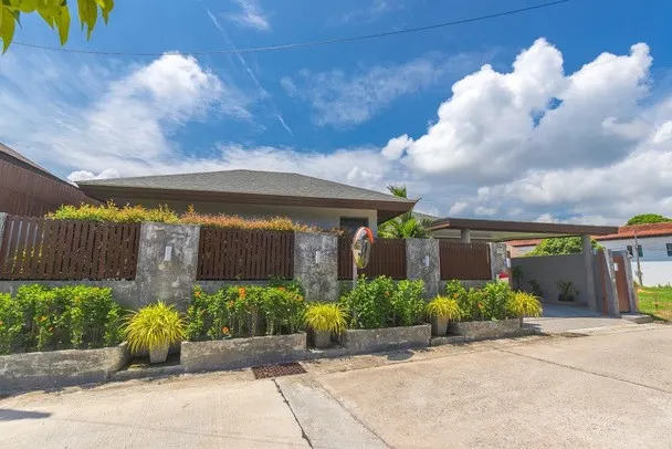 Three Bedroom Single Storey Pool Villa in Good Cherng Talay Location for Rent 4