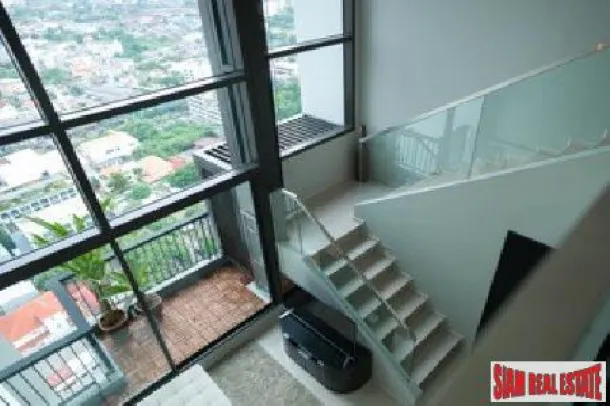 Rhythm Condo - Affordable Duplex at Rhythm Condo, BTS Prakanong 2