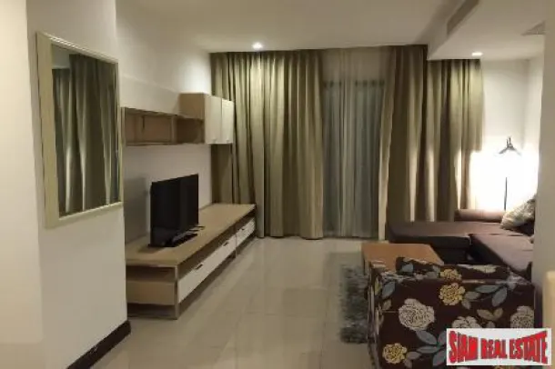 Prime 11 - Contemporary Two Bedroom Condo with Pool Views for Rent in Nana 3