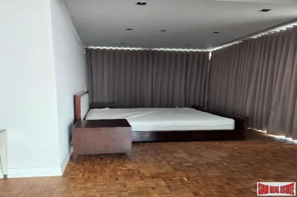 The Ritz Carlton Residence - Luxurious 3-Bedroom Condominium for Sale in Sathon Area of Bangkok 3
