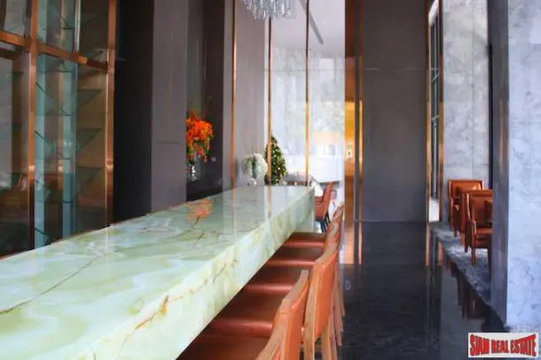 Ivy Ampio Condo - Modern Two Bedroom Condo for Rent on High Floor in Ratchadaphisek 3