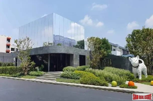 Bugaan Krungthep Kreetha - Super Luxury Detached House with 5 Bedrooms and 430 sqm. of Space, Conveniently Located in Hua Mak 4