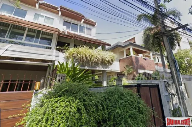 4-bed Townhouse for sale in Ekkamai — 4-bedroom townhouse · Ekkamai