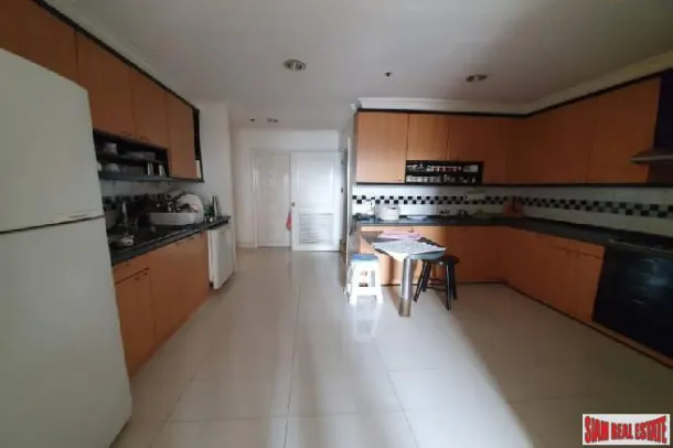 kallista Sukhumvit 11 - Stunning 3 Bedroom Condo for Rent in Nana 2