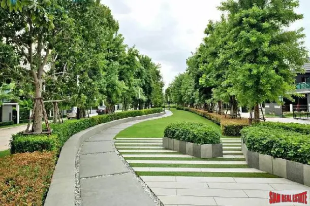 Setthasiri Krungthep Kreetha - Spacious 2-Bed House with Modern Amenities, Perfectly Located in Hua Mak 3