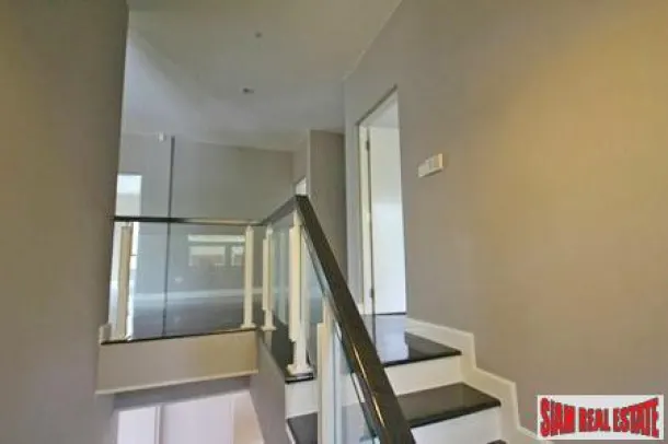 Setthasiri Krungthep Kreetha - New Designer Home with 4 Bedrooms and 318 Sqm. 2