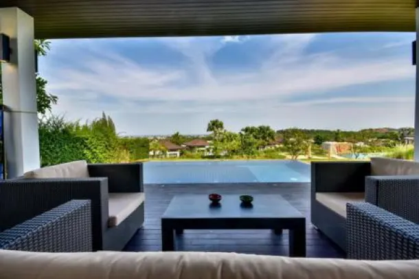 THE SPIRIT: Lovely 3 Bed Pool Villa with Sea and Mountain Views 2