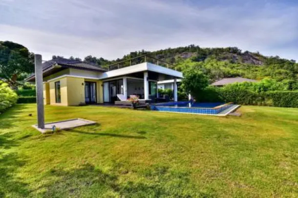3-bed Villa for sale in South Hua Hin (Soi 88-112) — 3-bedroom villa · South Hua Hin (Soi 88-112)