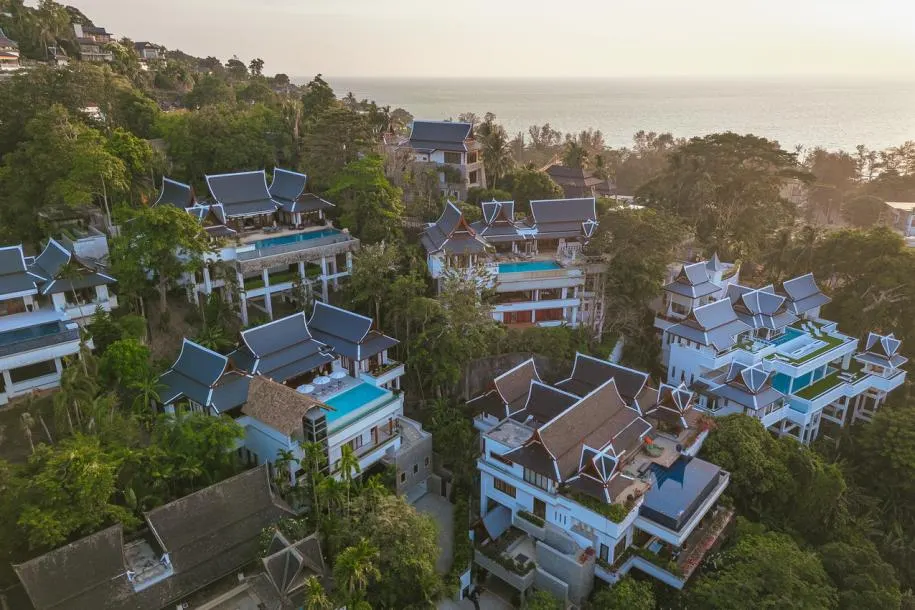 Seaview Luxury 6-bedroom Pool Villa for Rent in Surin 3