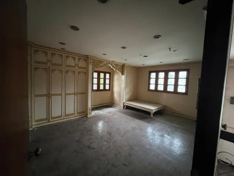 Baan In PhromPhong - 300 Sqm. And 4 Bedrooms, 5 Bathrooms 3