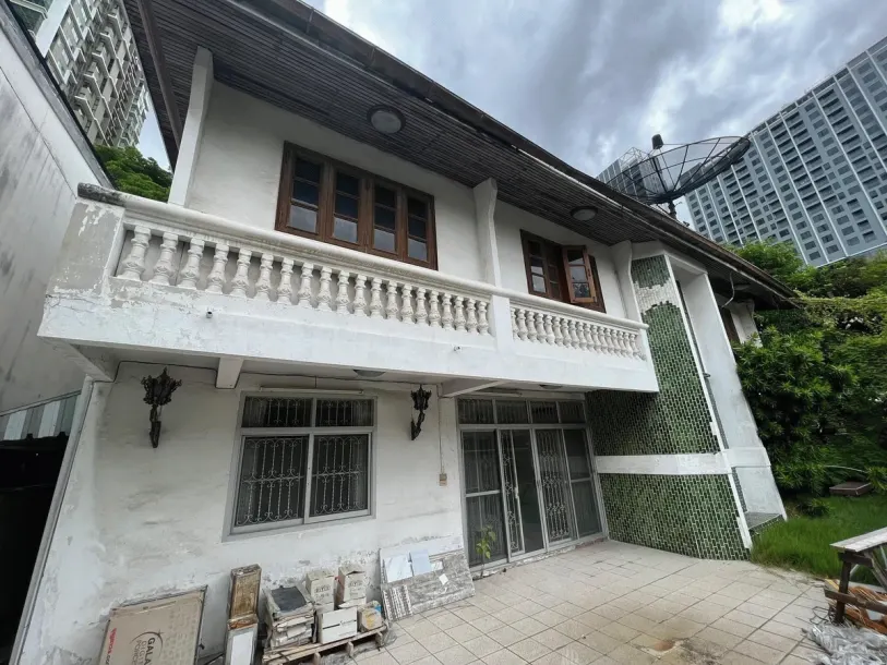 4-bed Villa for rent in Phrom Phong — 4-bedroom villa · Phrom Phong