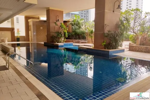 Sukhumvit City Resort - Extra Large One Bedroom Condo with City Views for Rent in Nana 2