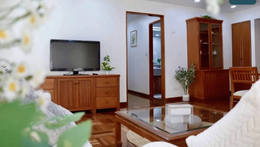 Service Apartment -Two Bedrooms 180 sqm Pet Friendly Apartment for Rent in Phrom Phong 2