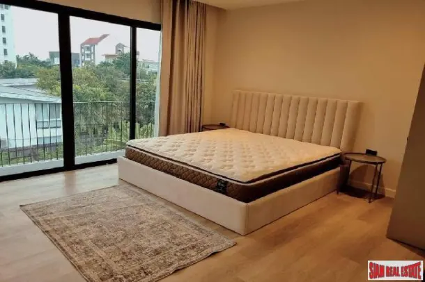 Detached house in Ekkamai - 3 Bedrooms and 2 Bathrooms, 350 sqm., Phra Khanong 2