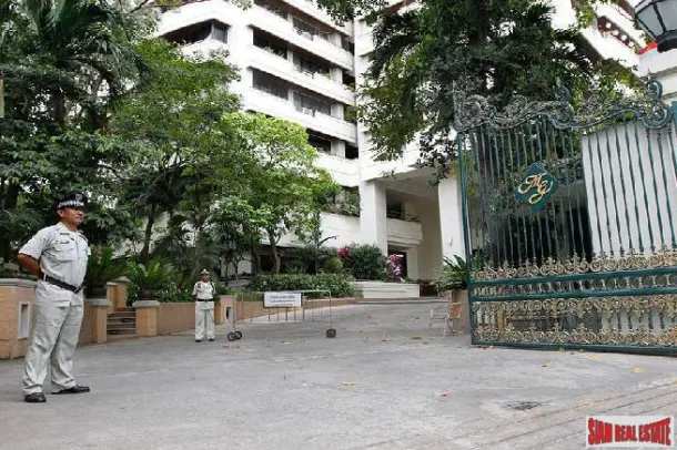 Renovated Largest TwoBedrooms Room Apartment for Rental in Asoke Area of Bangkok 2