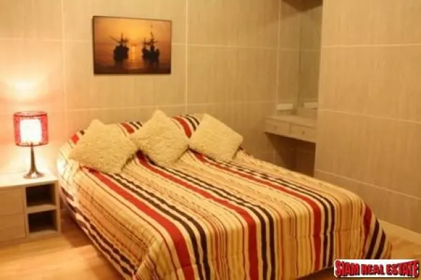 Baan Sathorn Chaophraya - Two Bedroom, Two Bathroom Condo for Rent, High Floor &amp; Great View of Chao Phraya River 3