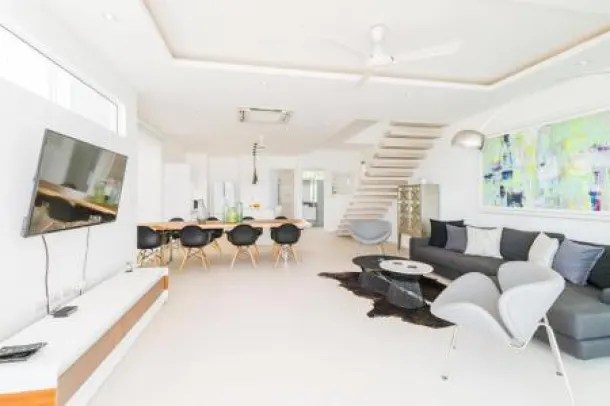 LUXURY VILLA CLOSE TO THE BEACH 2