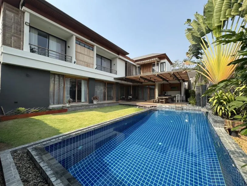 4-bed House for sale in Phra Khanong — 4-bedroom house · Phra Khanong