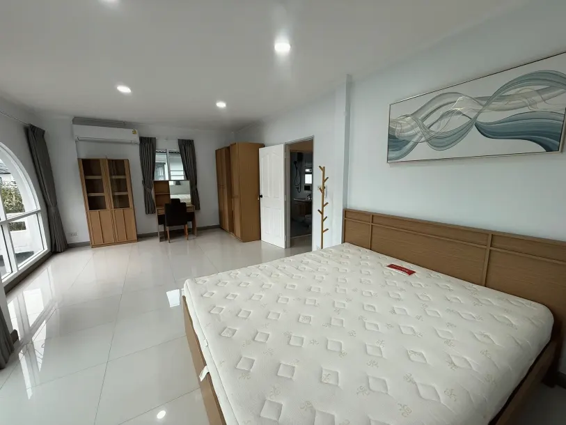 Land &amp; Houses Chalong - Newly Renovated 3-Bedroom Family Home with Clubhouse Facilities 2