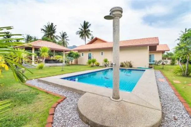 Great Quality 4 Bed Pool Villa near Dolphin Bay Beach 3