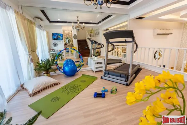 Crystal Ville - Stunning Hi-End Furnished Townhome in Lad Phrao 3