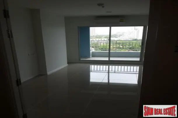 Beachfront 12th Floor 1-Bedroom Apartment in Jomtien 4
