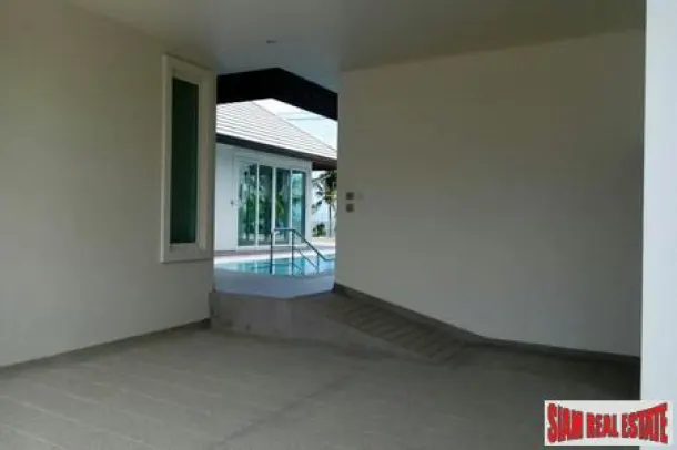 Modern Four-Bedroom Beach Front Pool Villa with unobstruct seaview in Pattaya 3