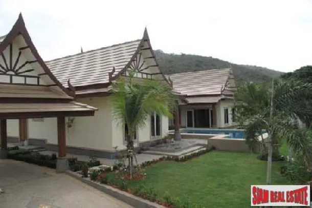 Newly Built Modern three bedroom Villas for Sale in Pranburi 2
